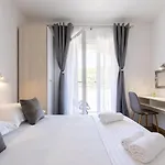 Maloa One Bedroom 2