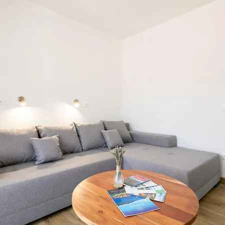 Maloa One Bedroom 2 Apartment
